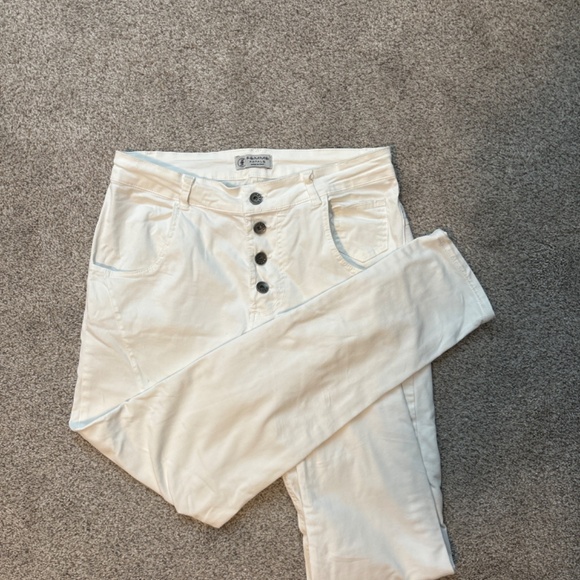 Femme fatale Signature 4 button white pant size small - Picture 4 of 5